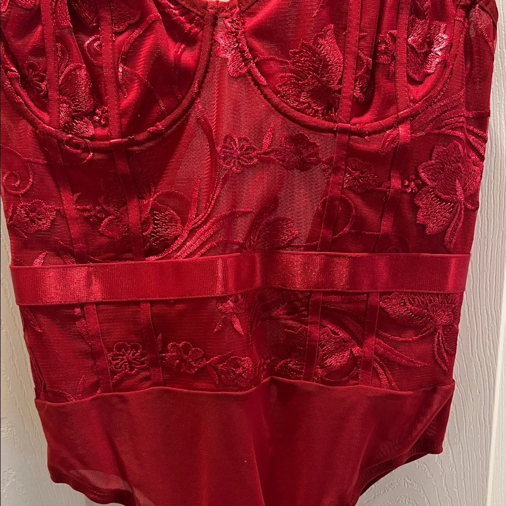 NWT Lulu's Deep Red Lace Bodysuit - Picture 3 of 10